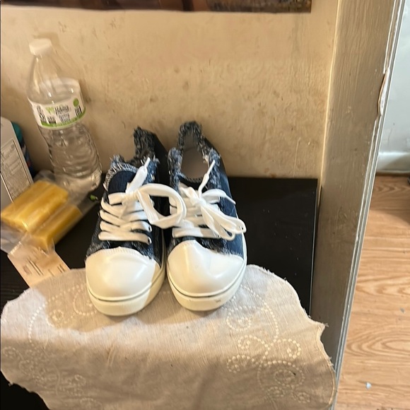 Stylish Denim and White Women's Sneakers - Picture 1 of 1